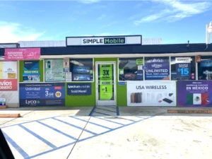 Multi-Carrier Wireless Dealer Store Featuring Simple Mobile (Pic via Wave7 Research)