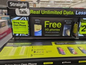 Straight Talk on display at Walmart