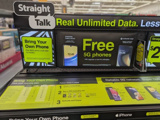 Straight Talk on display at Walmart